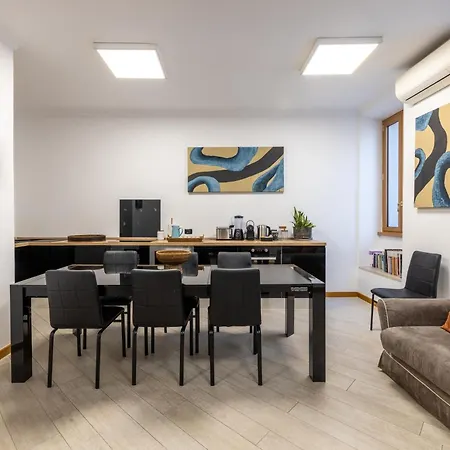 Quattro Fontane 2p - B&d Apartment